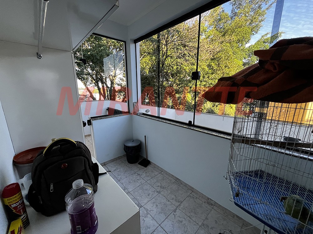Sobrado de 436m² com 4 quartos em Jardim Guapíra