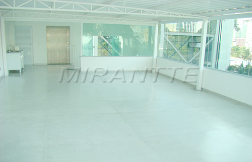Comercial de 600m² em Consolação