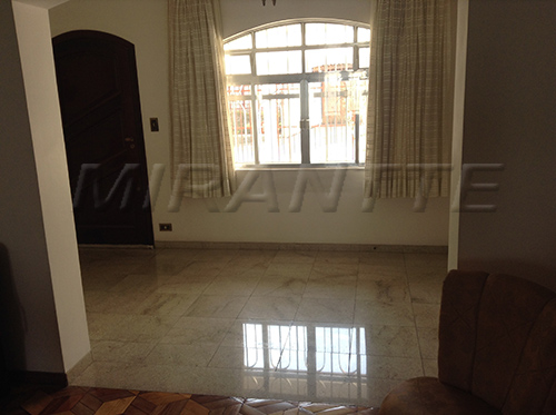 Sobrado de 260m² com 4 quartos em Santana