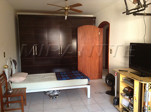 Sobrado de 260m² com 4 quartos em Santana