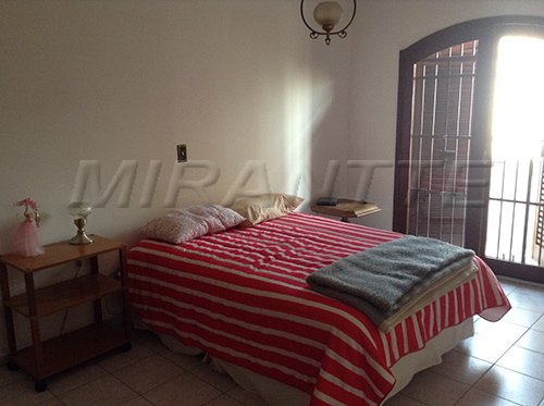 Sobrado de 260m² com 4 quartos em Santana