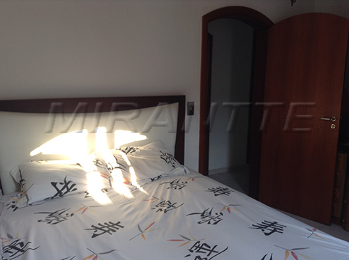 Sobrado de 260m² com 4 quartos em Santana