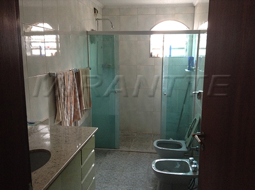 Sobrado de 260m² com 4 quartos em Santana