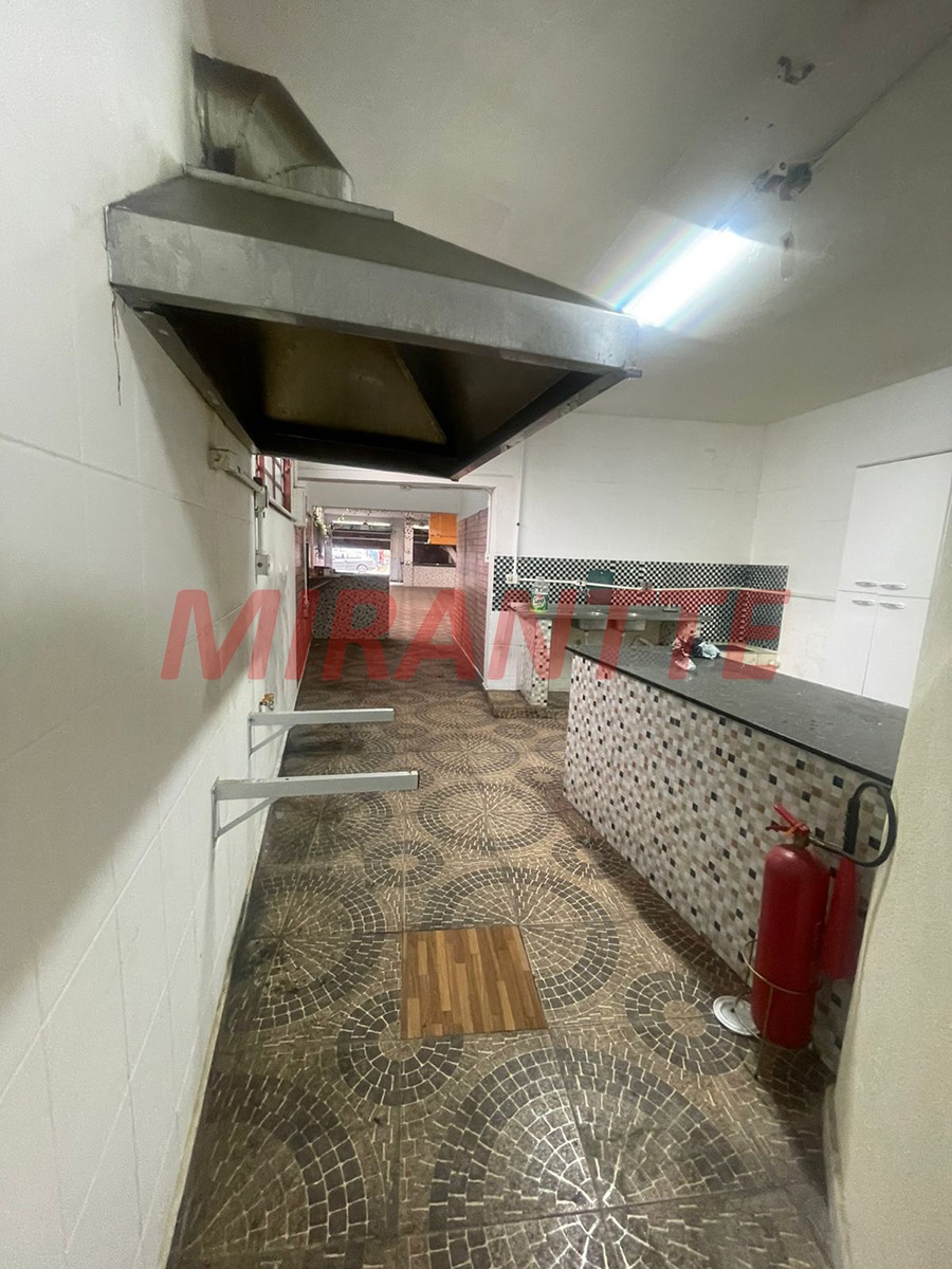 Comercial de 465m² em Água Fria