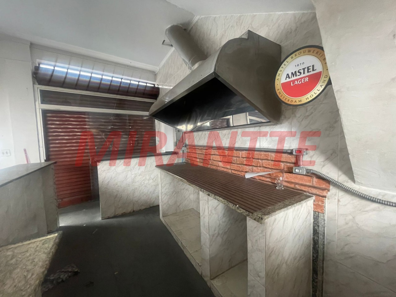 Comercial de 465m² em Água Fria
