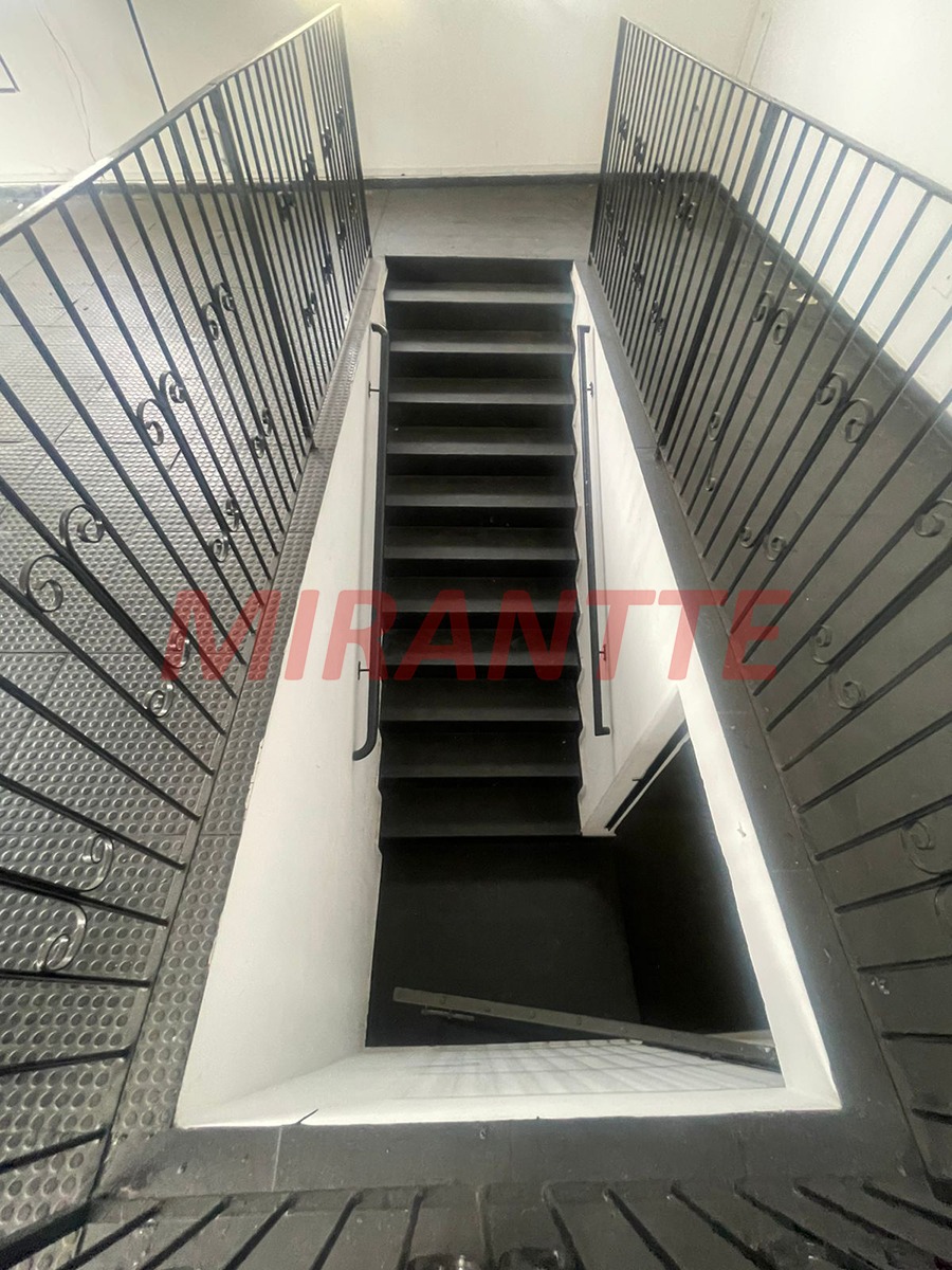 Comercial de 465m² em Água Fria