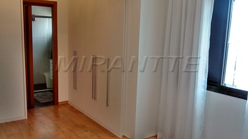 Apartamento de 173m² com 4 quartos em Santana