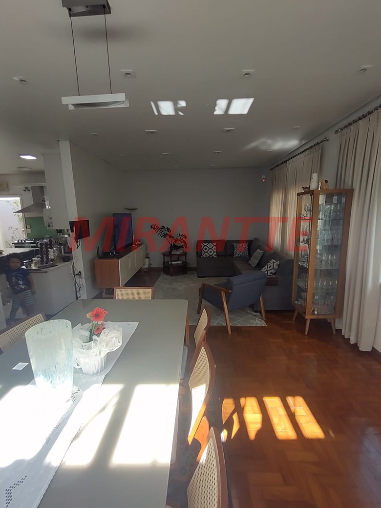 Sobrado de 266m² com 5 quartos em Vila Albertina