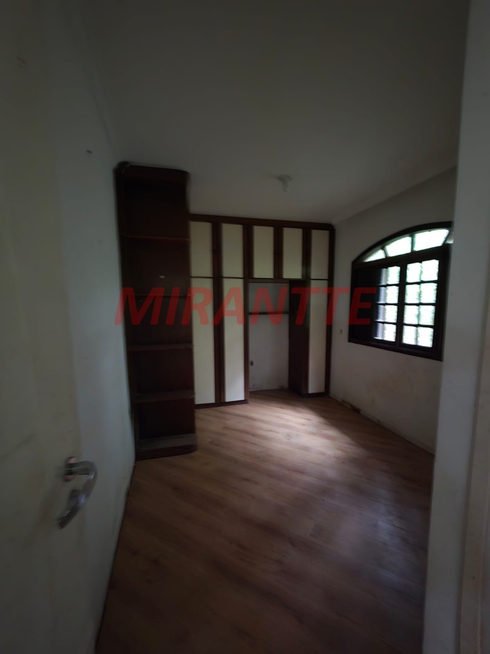 Sobrado de 371.4m² com 4 quartos em Serra Da Cantareira