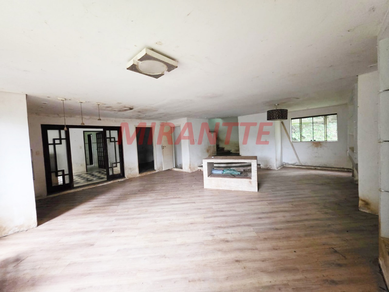 Sobrado de 371.4m² com 4 quartos em Serra Da Cantareira