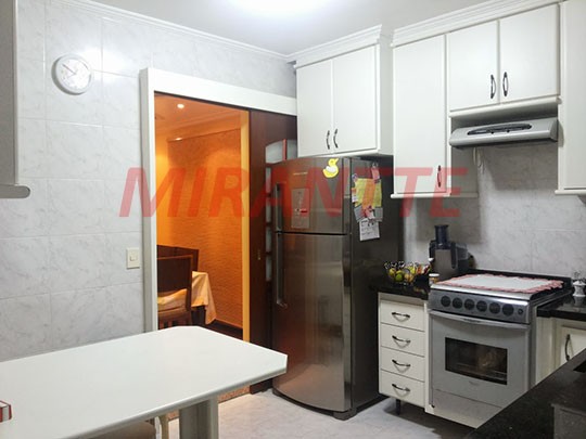 Sobrado de 196m² com 3 quartos em Vila Mazzei
