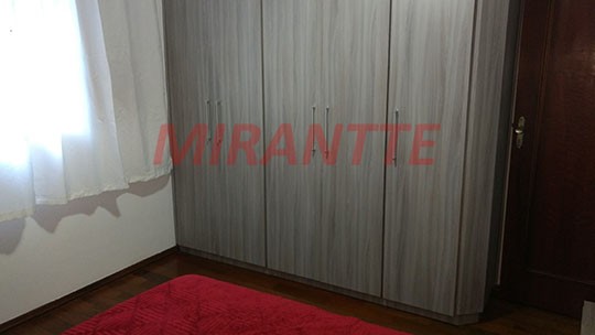 Sobrado de 196m² com 3 quartos em Vila Mazzei