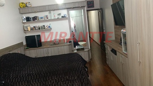 Sobrado de 196m² com 3 quartos em Vila Mazzei