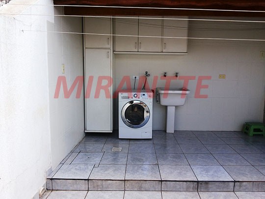 Sobrado de 196m² com 3 quartos em Vila Mazzei