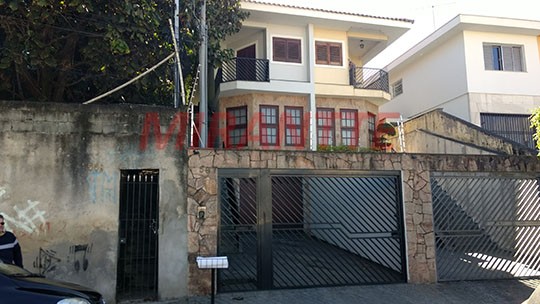 Sobrado de 196m² com 3 quartos em Vila Mazzei