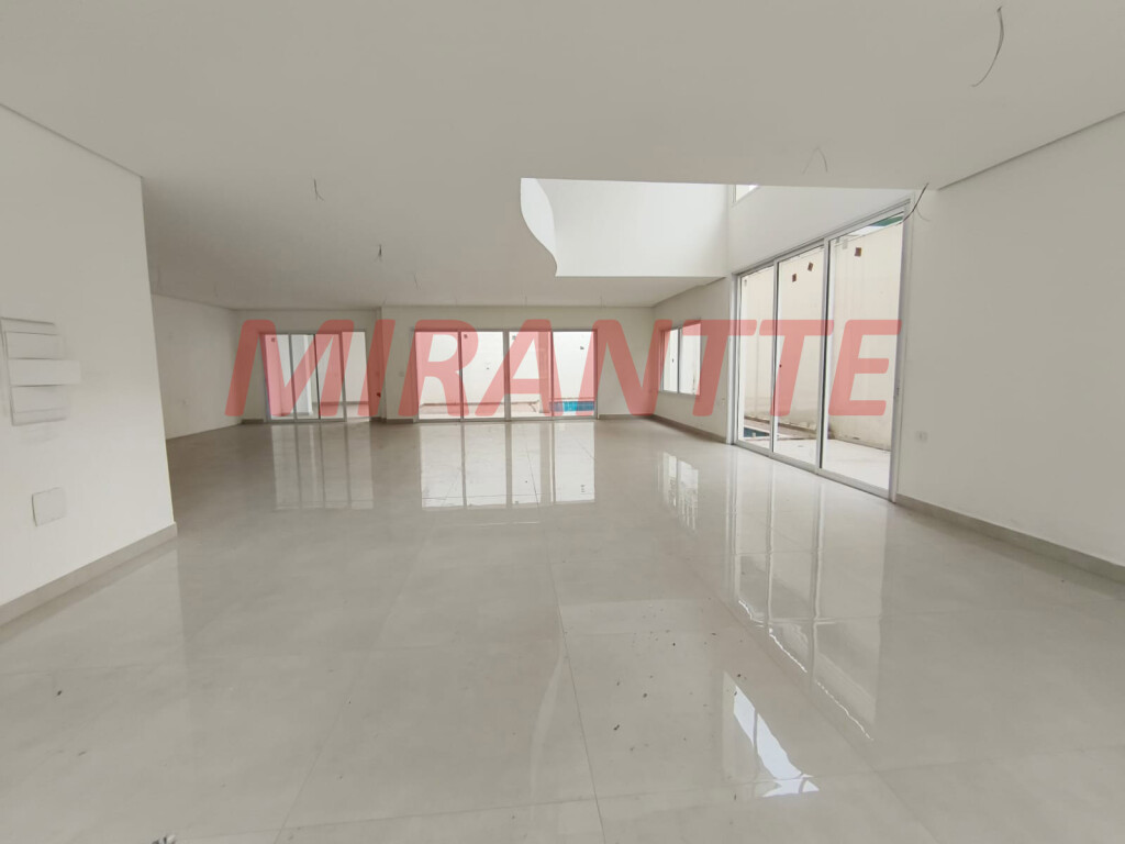Cond. fechado de 515m² com 4 quartos em Tucuruvi