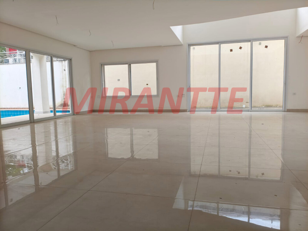 Cond. fechado de 515m² com 4 quartos em Tucuruvi