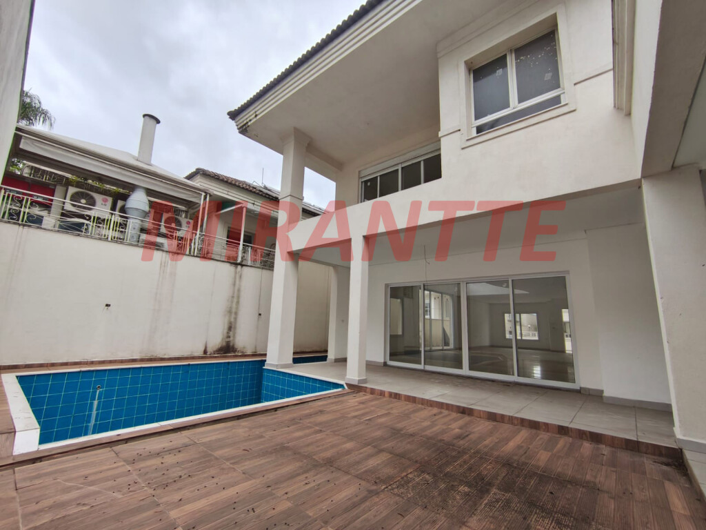 Cond. fechado de 515m² com 4 quartos em Tucuruvi