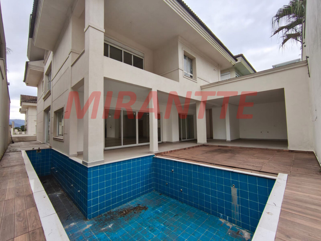 Cond. fechado de 515m² com 4 quartos em Tucuruvi