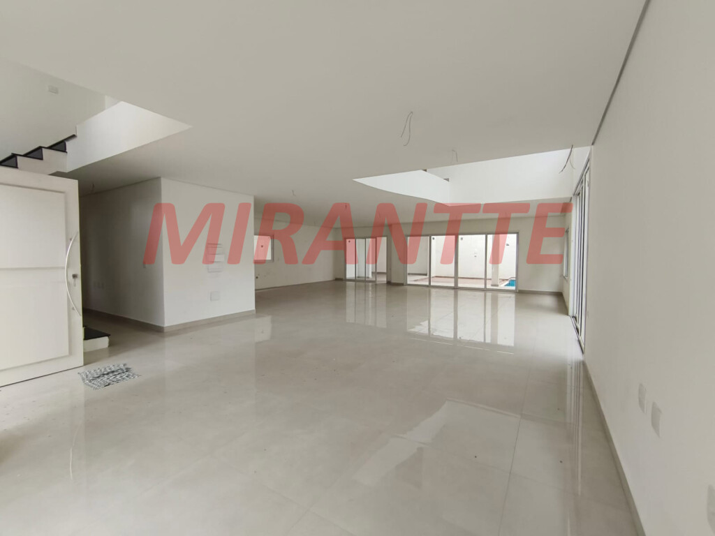 Cond. fechado de 515m² com 4 quartos em Tucuruvi