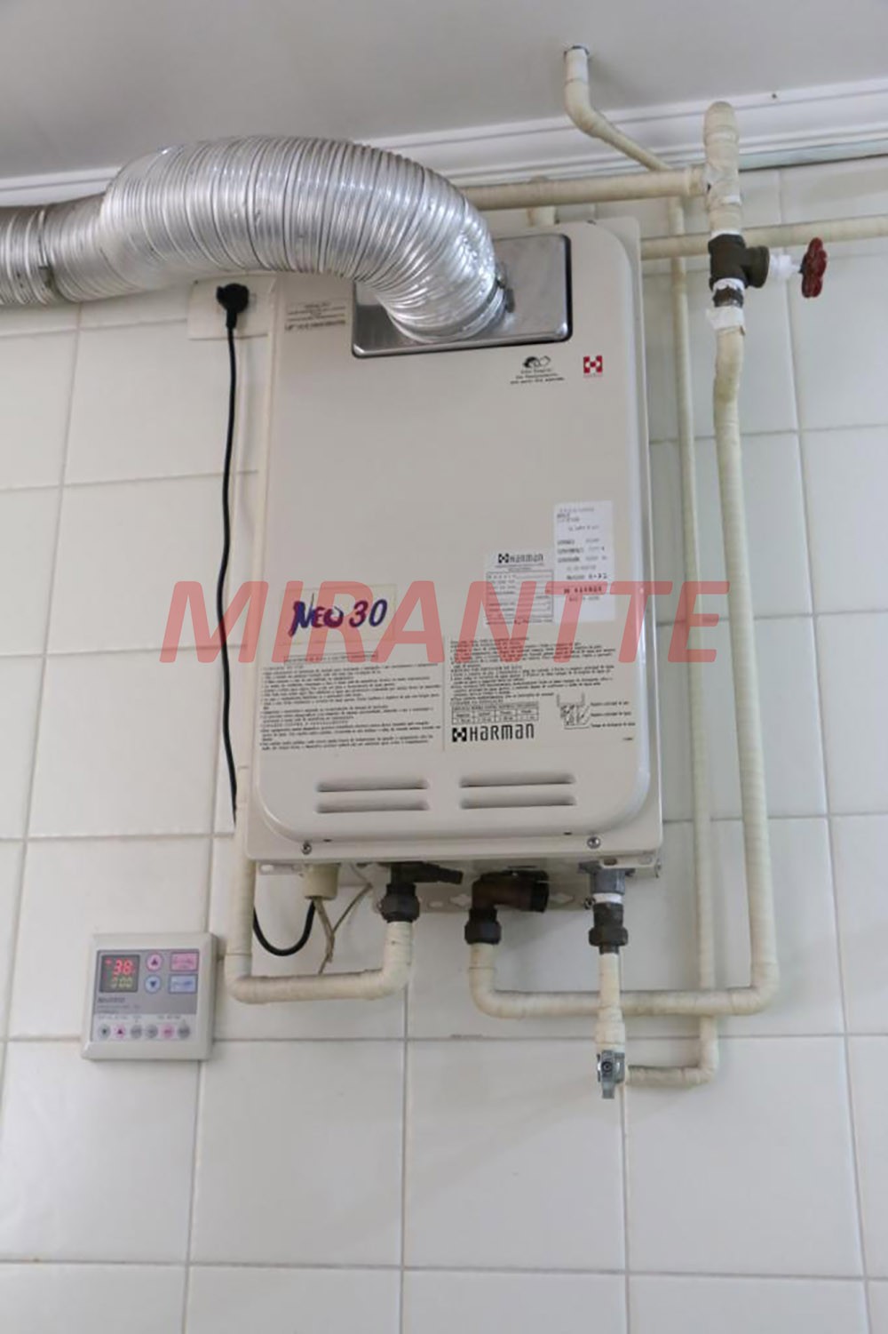 Sobrado de 300m² com 4 quartos em Vila Nivi