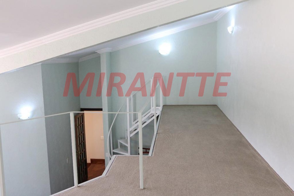 Sobrado de 300m² com 4 quartos em Vila Nivi