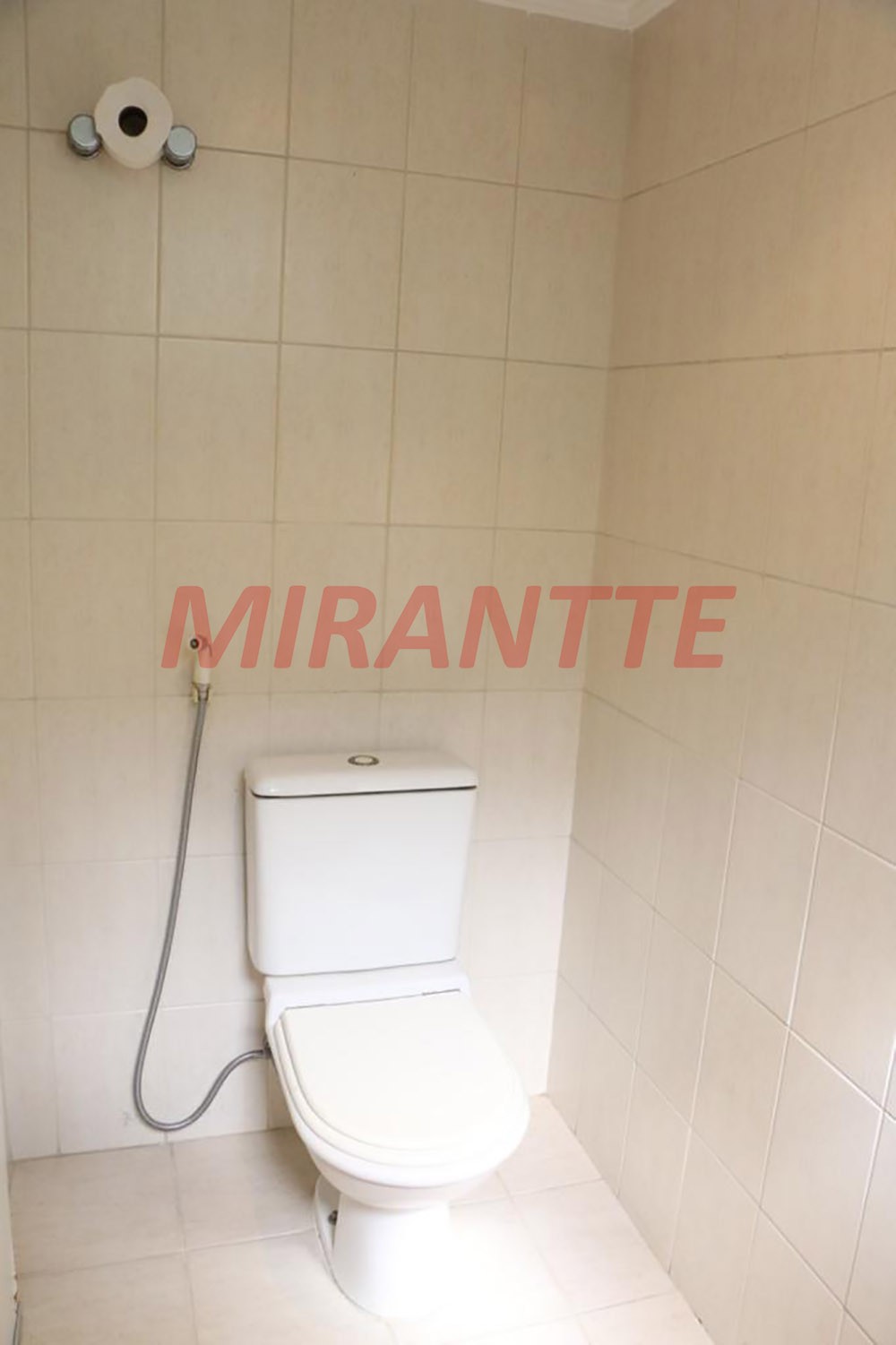 Sobrado de 300m² com 4 quartos em Vila Nivi