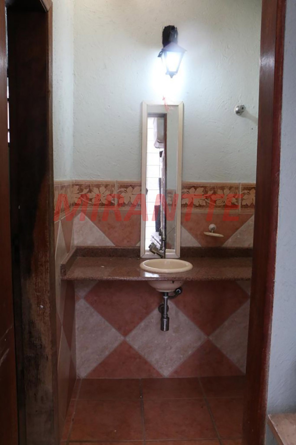 Sobrado de 300m² com 4 quartos em Vila Nivi