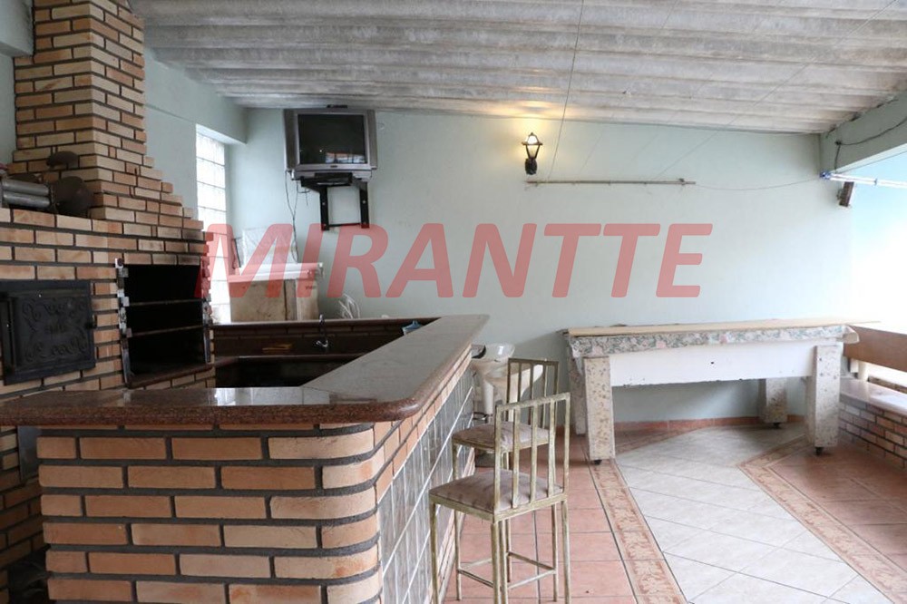 Sobrado de 300m² com 4 quartos em Vila Nivi
