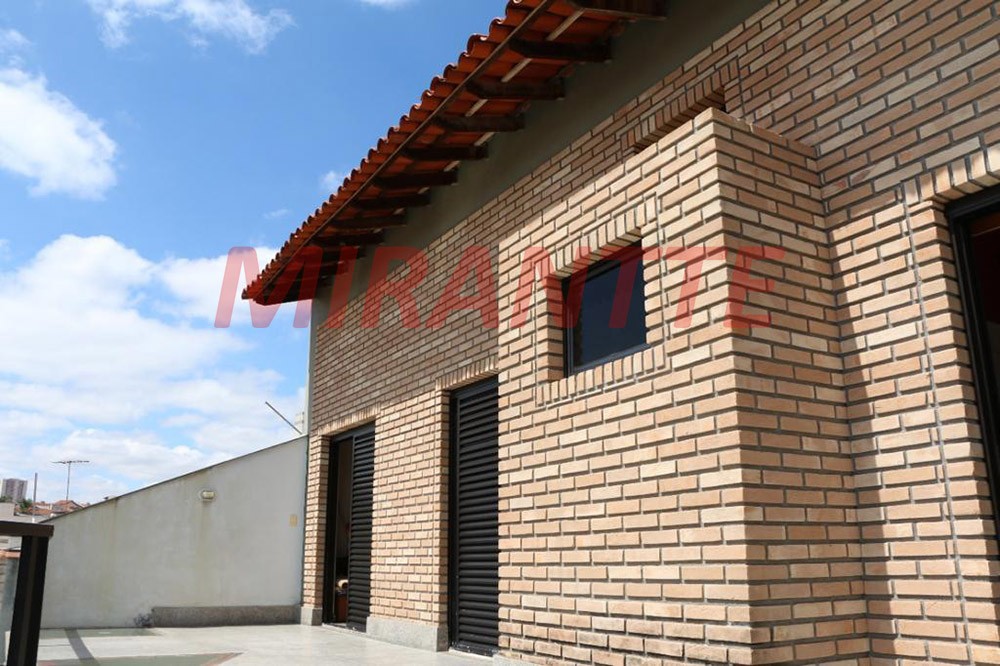 Sobrado de 300m² com 4 quartos em Vila Nivi