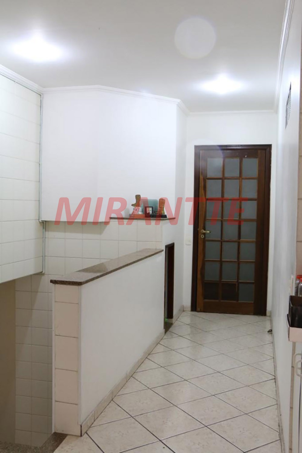 Sobrado de 300m² com 4 quartos em Vila Nivi