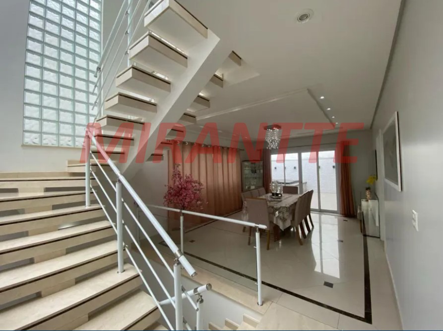 Sobrado de 450m² com 3 quartos em Tucuruvi