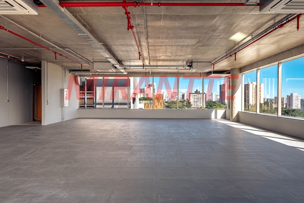 Comercial de 920m² em Santo Amaro