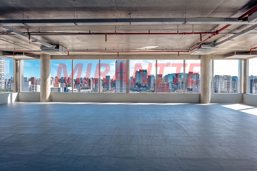 Comercial de 920m² em Santo Amaro