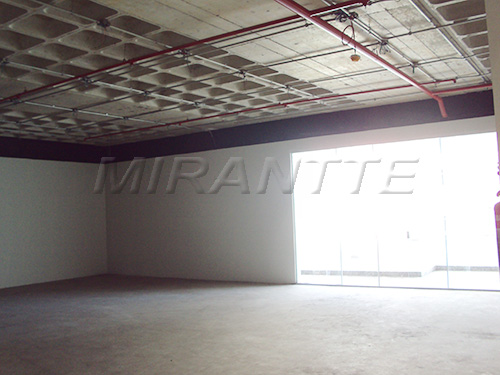 Comercial de 196m² em Bela Vista
