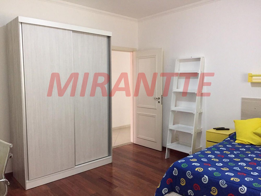 Sobrado de 513m² com 4 quartos em Jardim Bibi