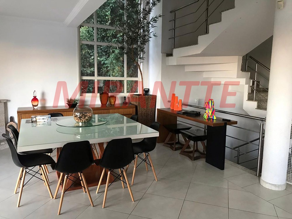 Sobrado de 513m² com 4 quartos em Jardim Bibi