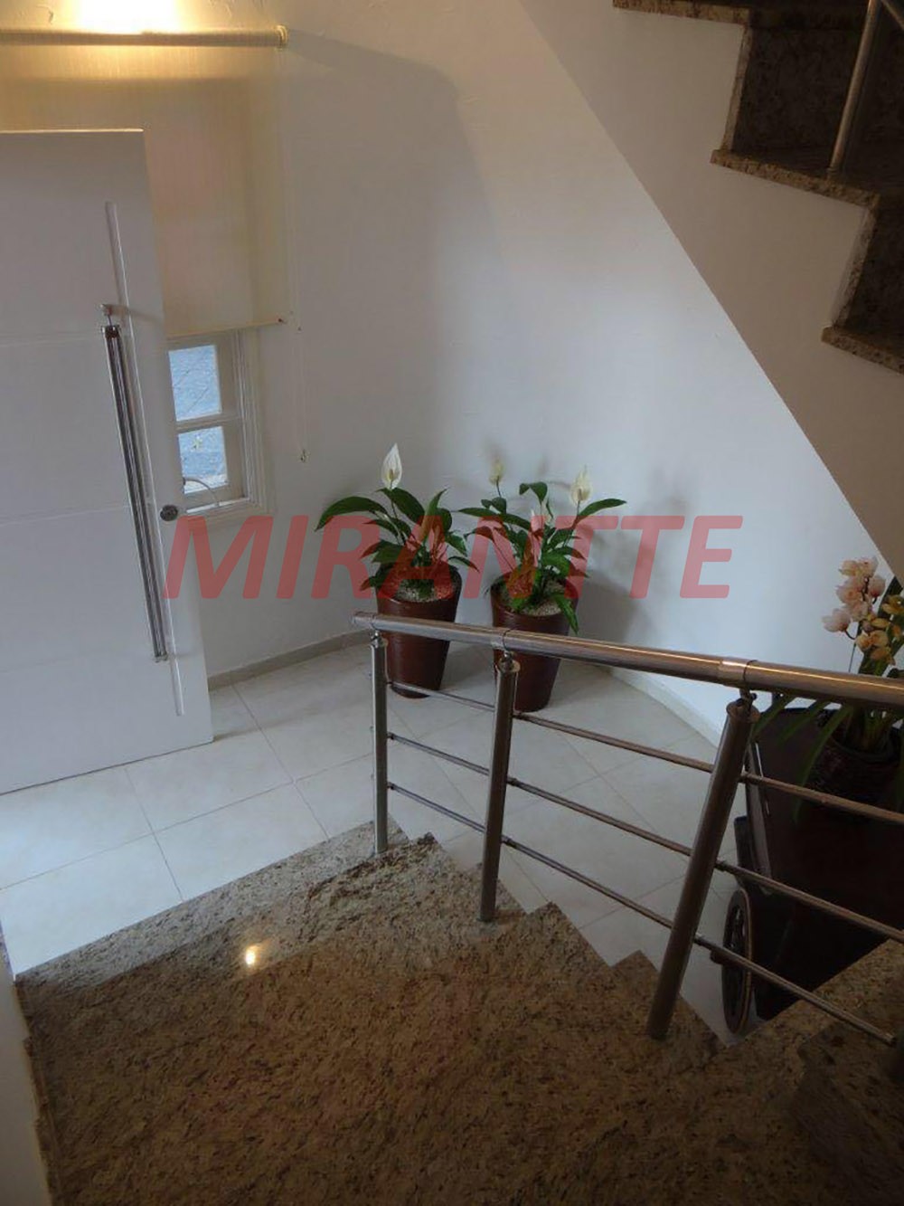 Sobrado de 513m² com 4 quartos em Jardim Bibi