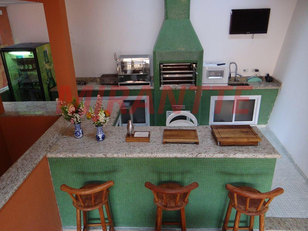 Sobrado de 513m² com 4 quartos em Jardim Bibi