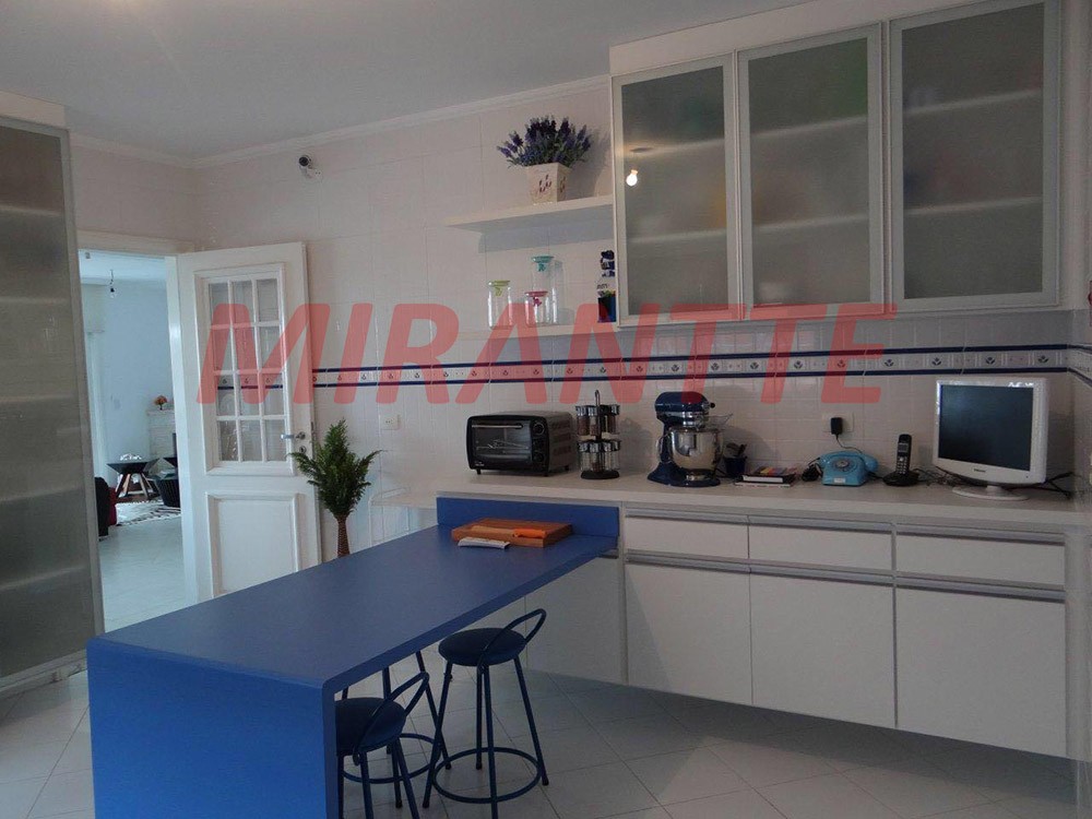 Sobrado de 513m² com 4 quartos em Jardim Bibi