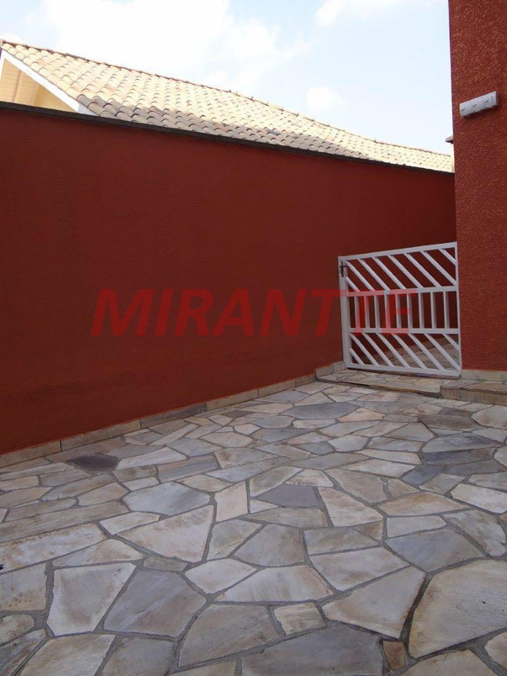 Sobrado de 513m² com 4 quartos em Jardim Bibi