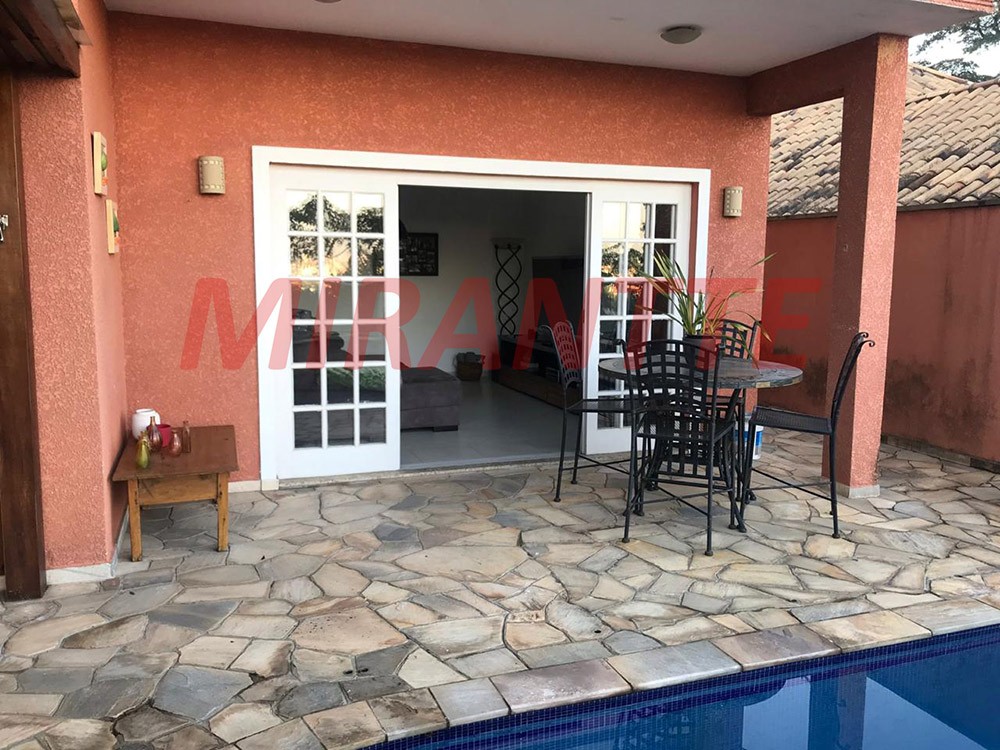 Sobrado de 513m² com 4 quartos em Jardim Bibi
