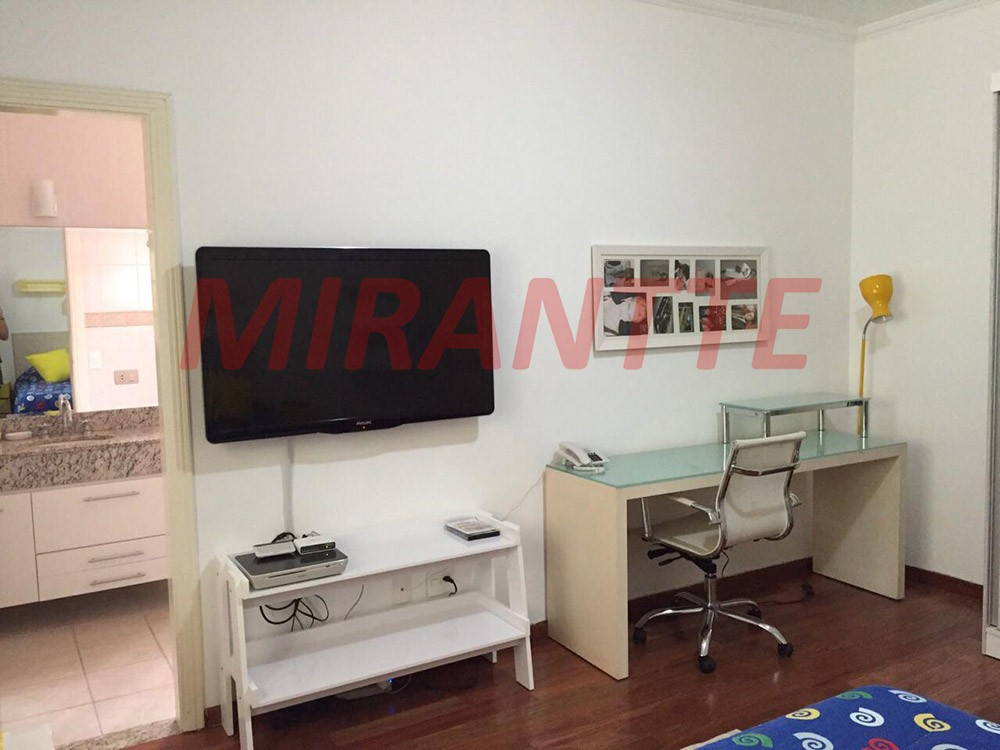 Sobrado de 513m² com 4 quartos em Jardim Bibi