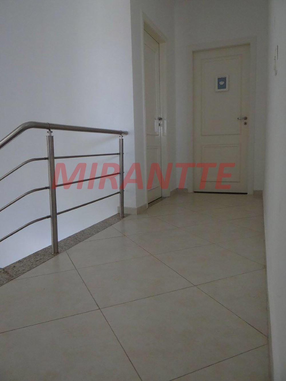 Sobrado de 513m² com 4 quartos em Jardim Bibi