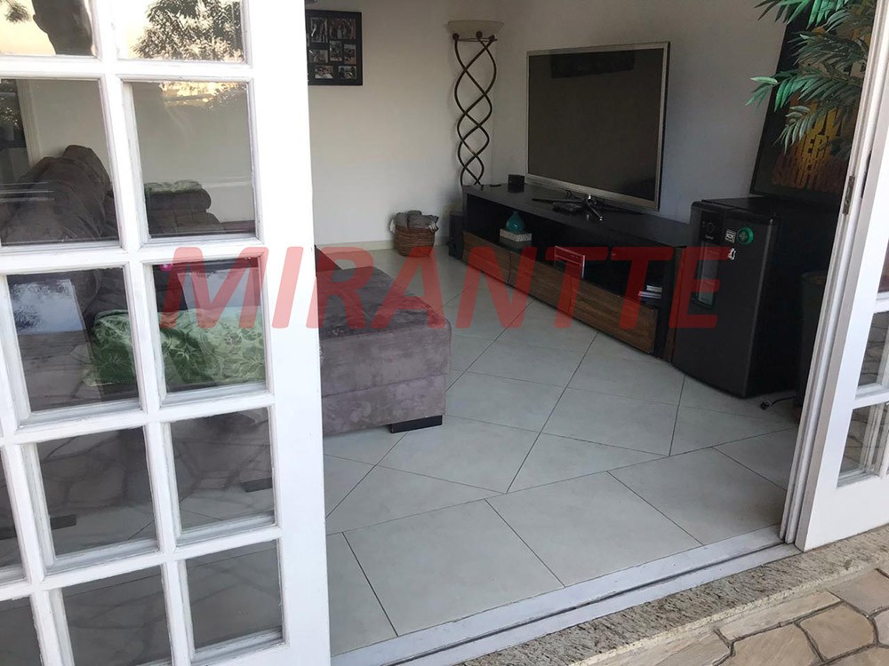 Sobrado de 513m² com 4 quartos em Jardim Bibi