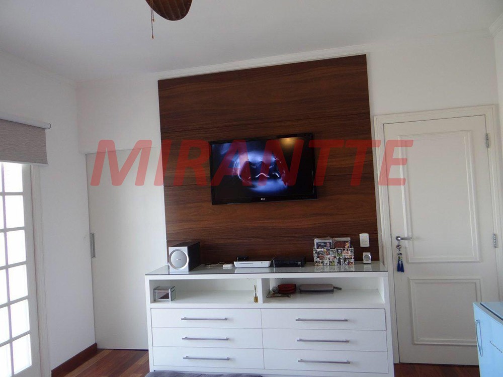 Sobrado de 513m² com 4 quartos em Jardim Bibi