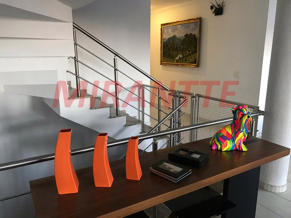 Sobrado de 513m² com 4 quartos em Jardim Bibi