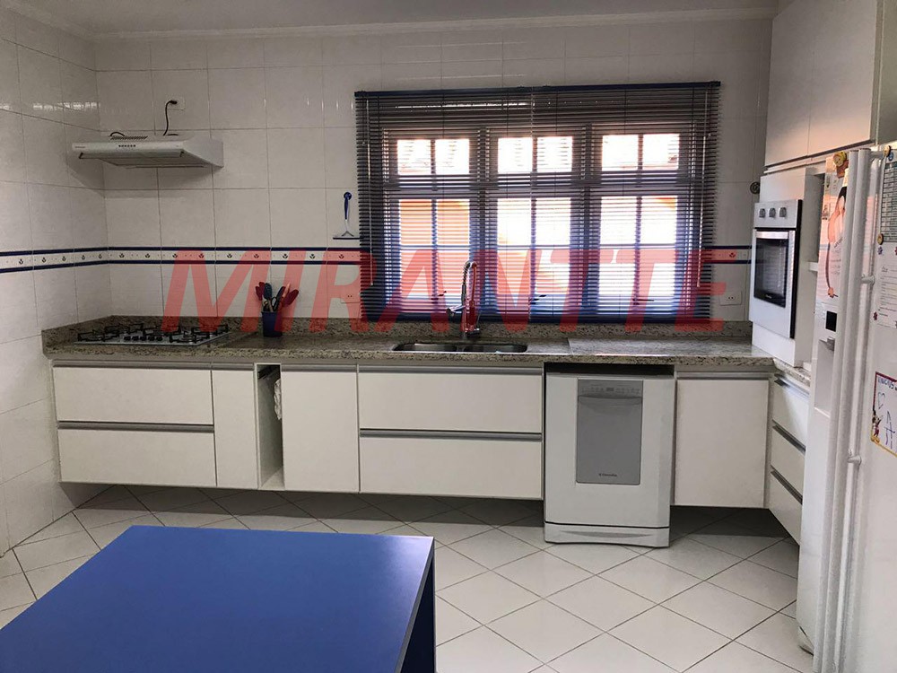 Sobrado de 513m² com 4 quartos em Jardim Bibi