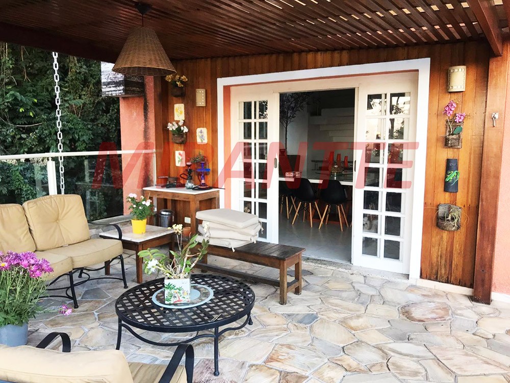 Sobrado de 513m² com 4 quartos em Jardim Bibi