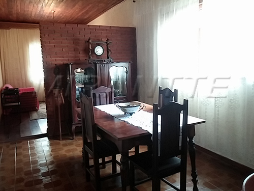 Casa terrea de 200m² com 3 quartos em Chora Menino